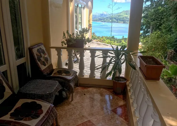 Guest house Seybreeze Anse Royale