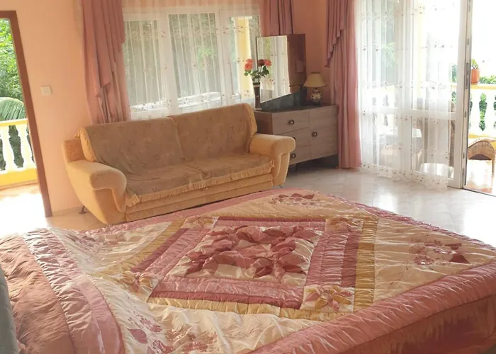 Seybreeze Guest house Anse Royale