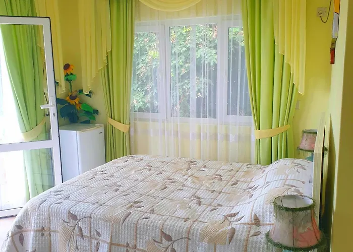 Seybreeze Guest house