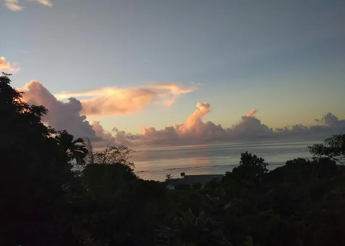 Seybreeze Guest house